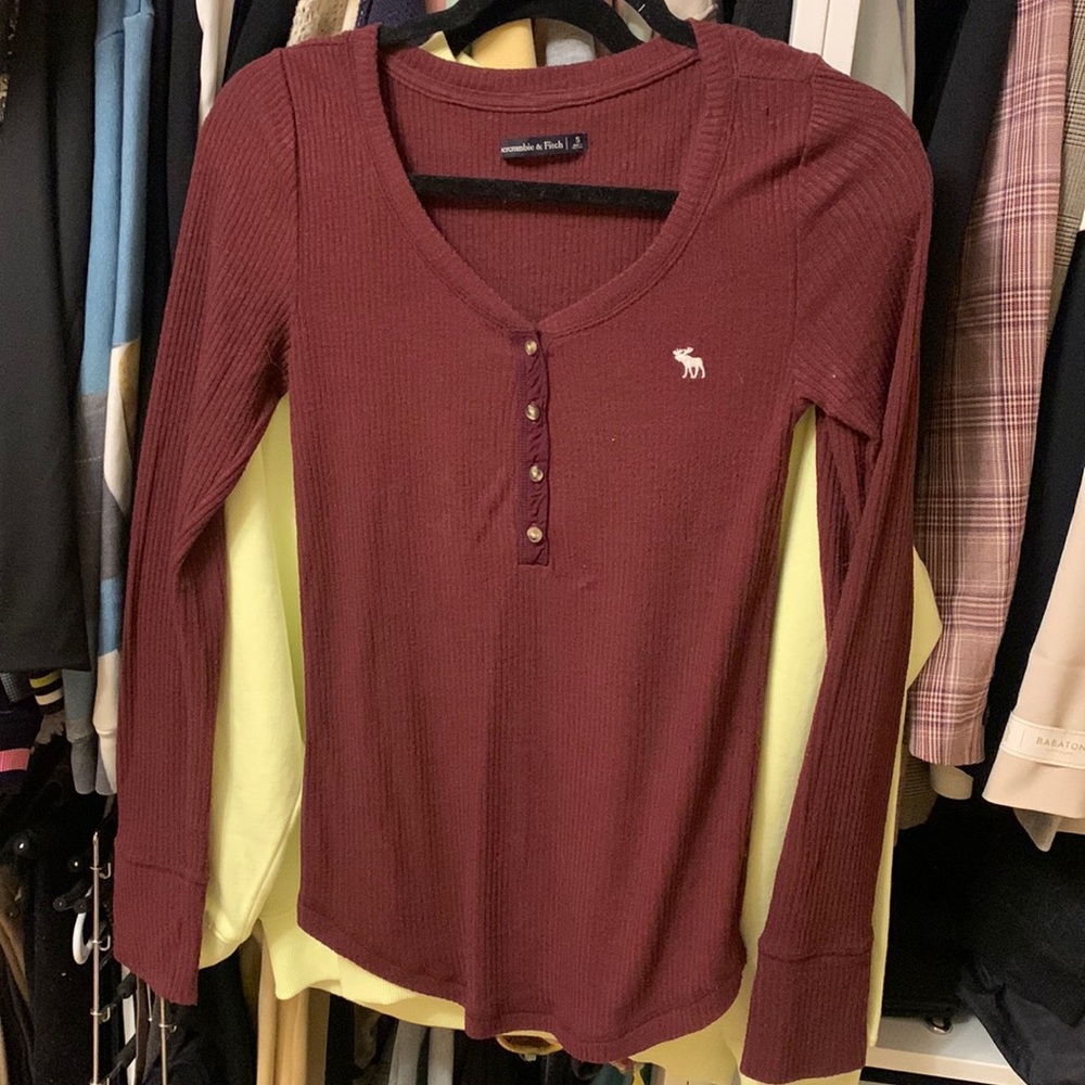 Abercrombie and fitch maroon long sleeve knitted top
